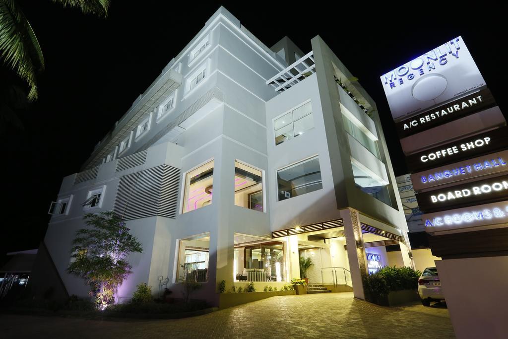 Hotel Moonlit Regency Thodupuzha Zewnętrze zdjęcie